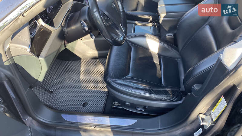 Ліфтбек Tesla Model S 2015 в Вінниці фото 17 Ліфтбек Tesla Model S 2015 в Вінниці