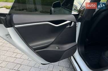 Лифтбек Tesla Model S 2016 в 