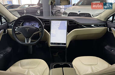 Лифтбек Tesla Model S 2013 в 