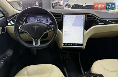 Лифтбек Tesla Model S 2013 в 