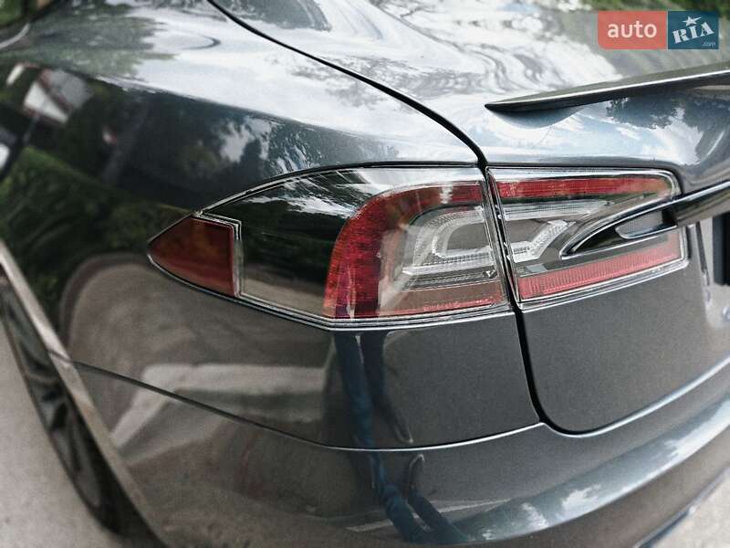Лифтбек Tesla Model S 2021 в Киеве фото 20 Лифтбек Tesla Model S 2021 в Киеве