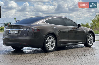Лифтбек Tesla Model S 2013 в 