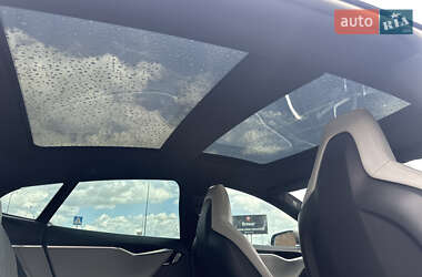 Лифтбек Tesla Model S 2013 в 