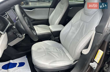 Лифтбек Tesla Model S 2013 в 