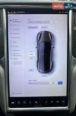 Лифтбек Tesla Model S 2013 в 