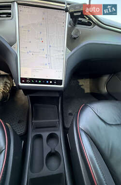 Ліфтбек Tesla Model S 2013 в 