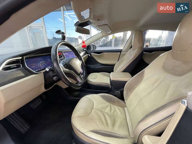 Лифтбек Tesla Model S 2014 в Киеве фото 17 Лифтбек Tesla Model S 2014 в Киеве
