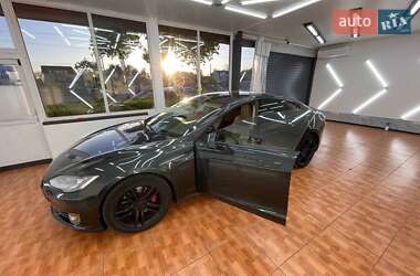 Лифтбек Tesla Model S 2014 в 