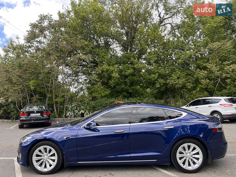 Ліфтбек Tesla Model S 2017 в Дніпрі