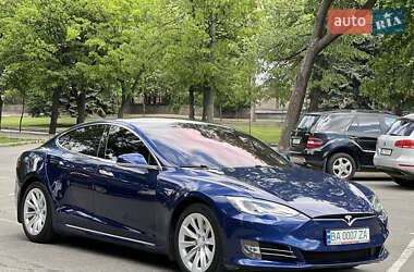 Ліфтбек Tesla Model S 2017 в 