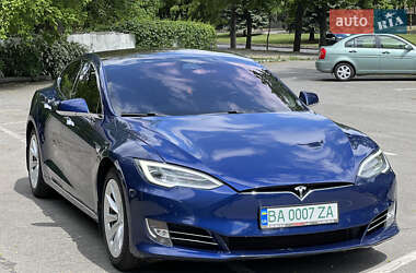Ліфтбек Tesla Model S 2017 в 