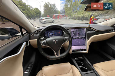 Ліфтбек Tesla Model S 2017 в 