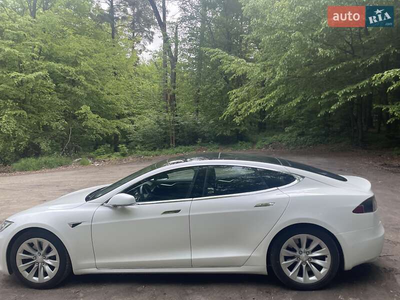 Лифтбек Tesla Model S 2017 в Львове фото 2 Лифтбек Tesla Model S 2017 в Львове