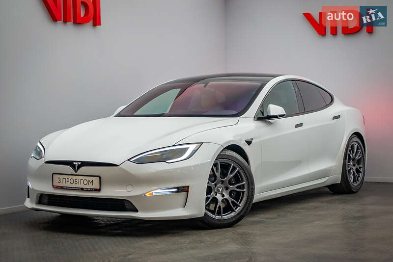 Лифтбек Tesla Model S 2022 в 