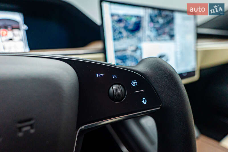 Седан Tesla Model S 2022 в Киеве