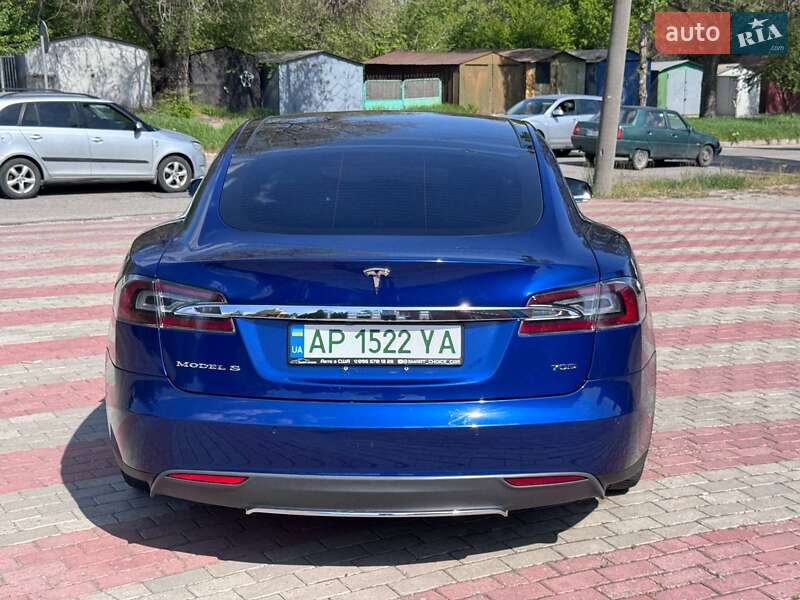 Лифтбек Tesla Model S 2016 в Запорожье