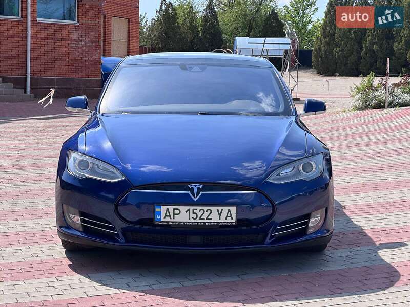 Лифтбек Tesla Model S 2016 в Запорожье