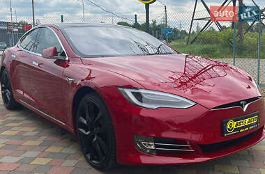 Ліфтбек Tesla Model S 2019 в Стрию