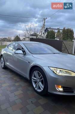 Ліфтбек Tesla Model S 2015 в Львові