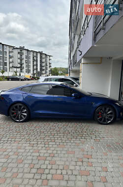 Лифтбек Tesla Model S 2016 в Львове
