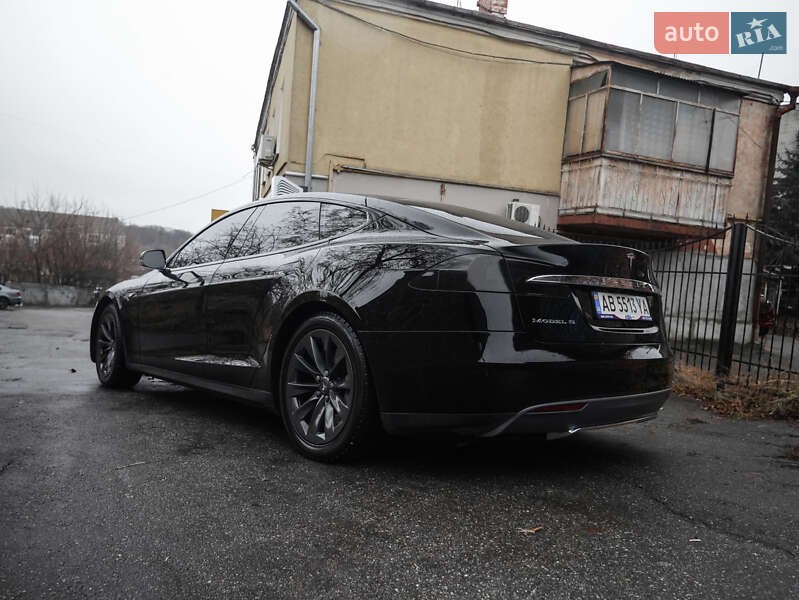 Лифтбек Tesla Model S 2013 в Виннице фото 21 Лифтбек Tesla Model S 2013 в Виннице
