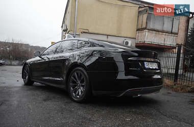 Ліфтбек Tesla Model S 2013 в 