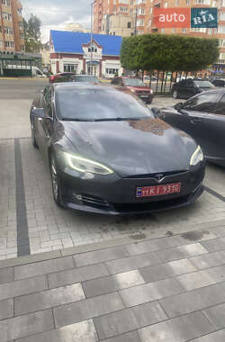 Ліфтбек Tesla Model S 2017 в Ірпені