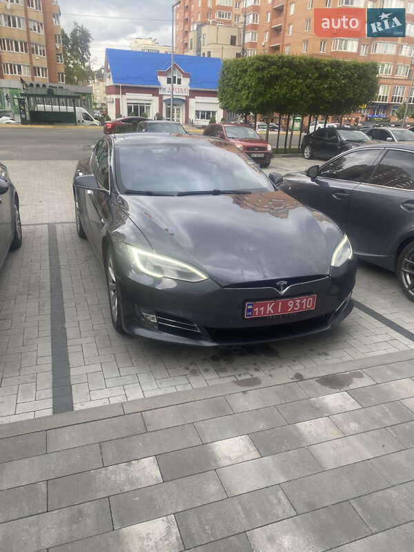 Tesla Model S 2017