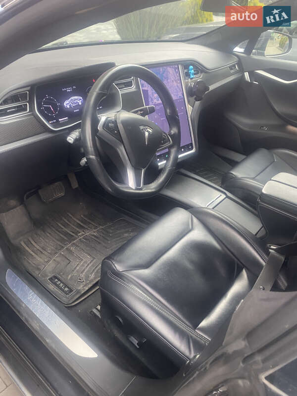 Лифтбек Tesla Model S 2017 в Ирпене