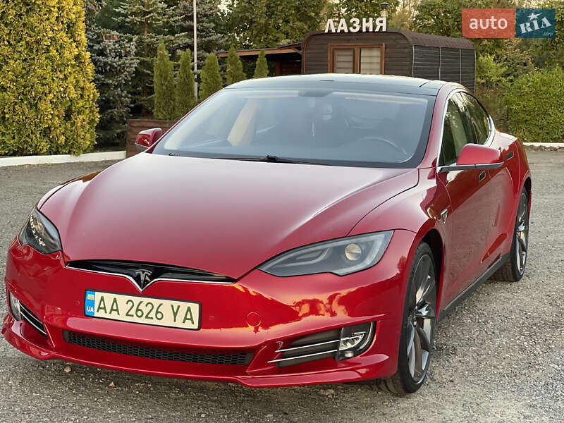 Ліфтбек Tesla Model S 2013 в Києві