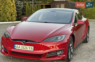 Лифтбек Tesla Model S 2013 в 