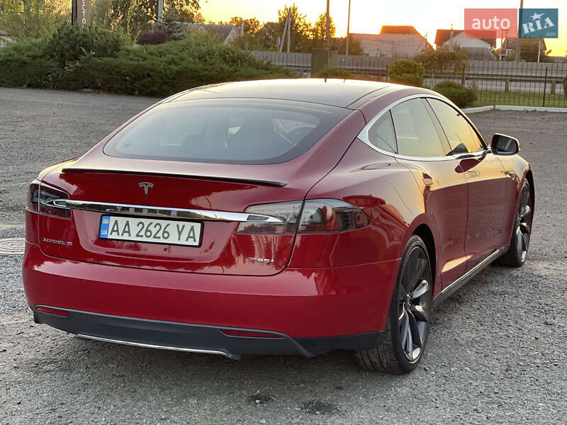 Ліфтбек Tesla Model S 2013 в Києві
