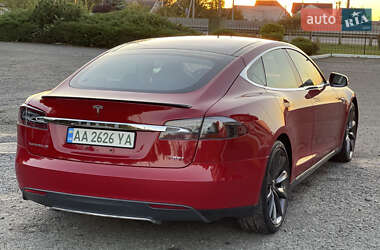 Лифтбек Tesla Model S 2013 в 