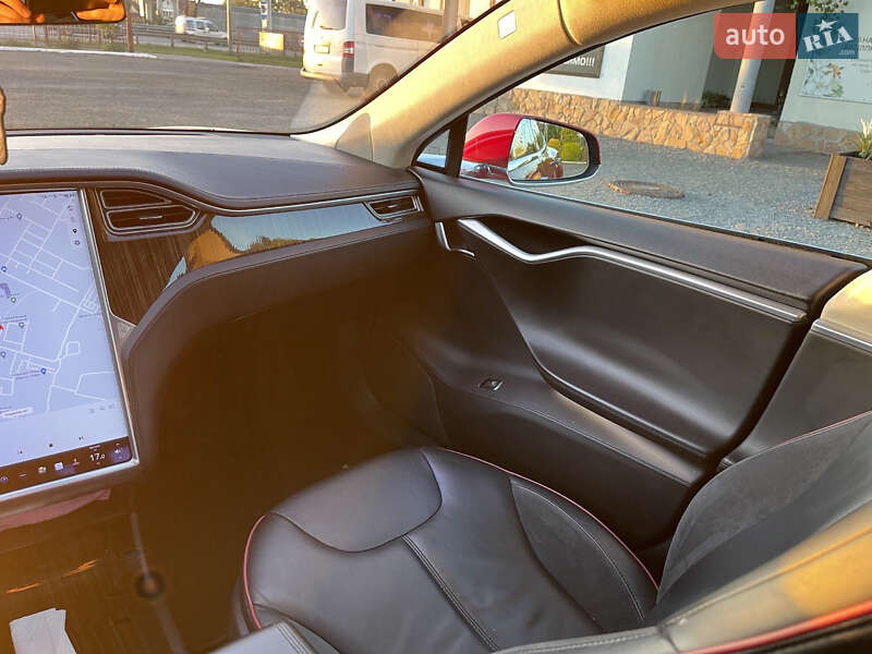 Ліфтбек Tesla Model S 2013 в Києві