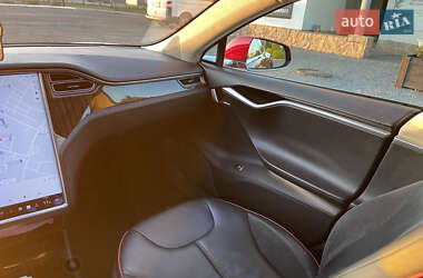 Лифтбек Tesla Model S 2013 в 