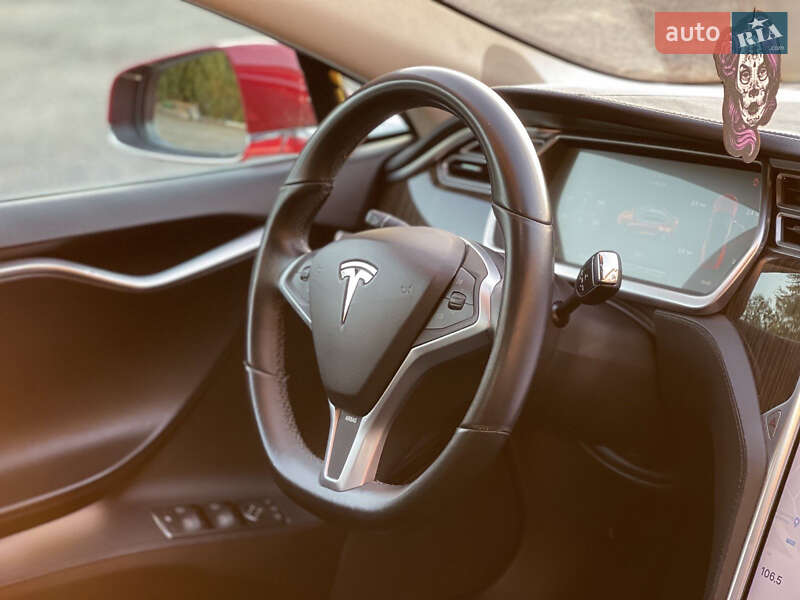 Ліфтбек Tesla Model S 2013 в Києві