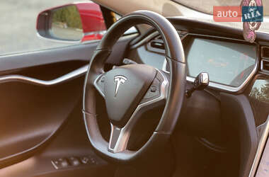 Лифтбек Tesla Model S 2013 в 