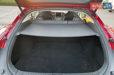 Лифтбек Tesla Model S 2013 в 