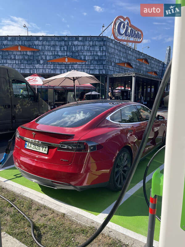 Ліфтбек Tesla Model S 2013 в Києві
