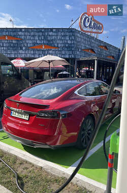 Лифтбек Tesla Model S 2013 в 