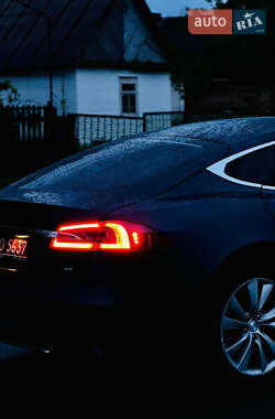 Ліфтбек Tesla Model S 2015 в 