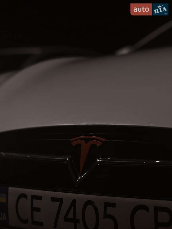 Седан Tesla Model S 2014 в Черновцах