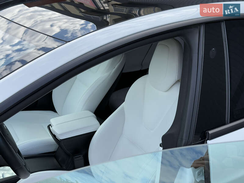 Лифтбек Tesla Model S 2019 в Николаеве