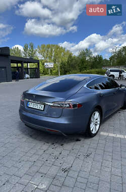 Лифтбек Tesla Model S 2015 в 