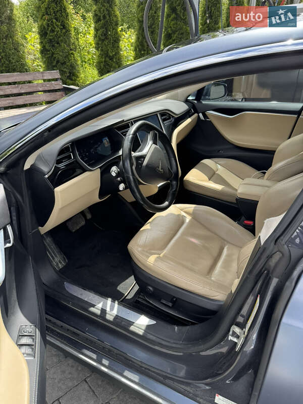 Лифтбек Tesla Model S 2015 в Ивано-Франковске
