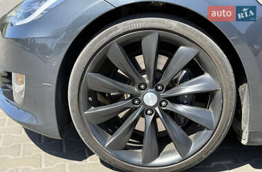 Лифтбек Tesla Model S 2017 в 