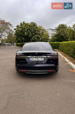 Лифтбек Tesla Model S 2013 в 
