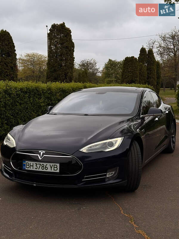 Лифтбек Tesla Model S 2013 в Черноморске