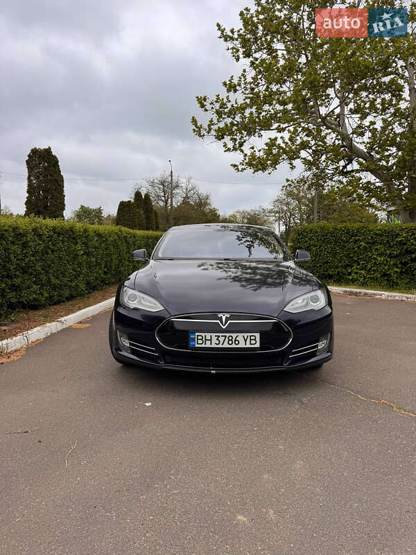 Лифтбек Tesla Model S 2013 в Черноморске