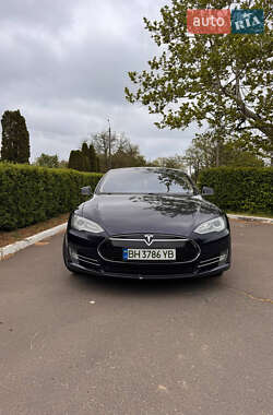 Лифтбек Tesla Model S 2013 в 